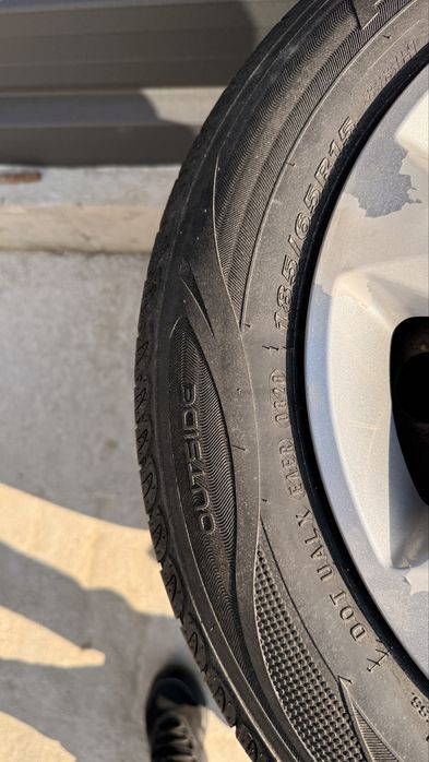 Jante cu cauciucuri si capace originale Dacia  4x100 R15