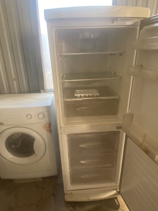 Холодильник,стиральная машина