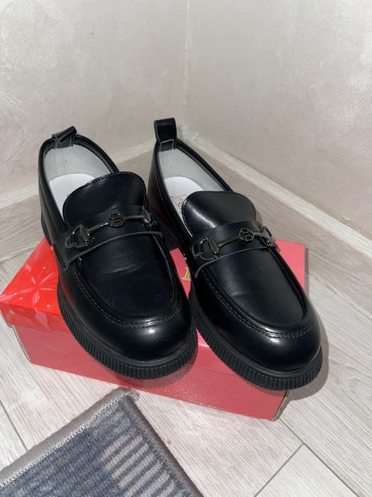 Продается кроссовки