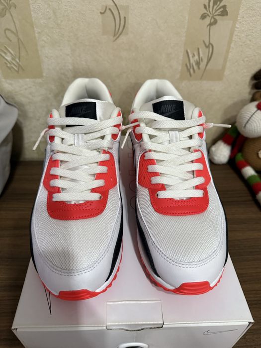 Кроссовки nike с офиуиального сайта новые