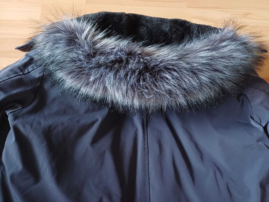 Ново яке Найк, M