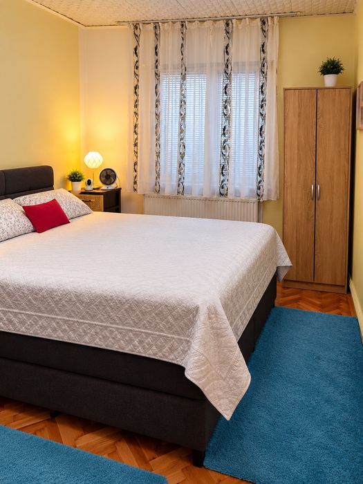Vând apartament  3 camere