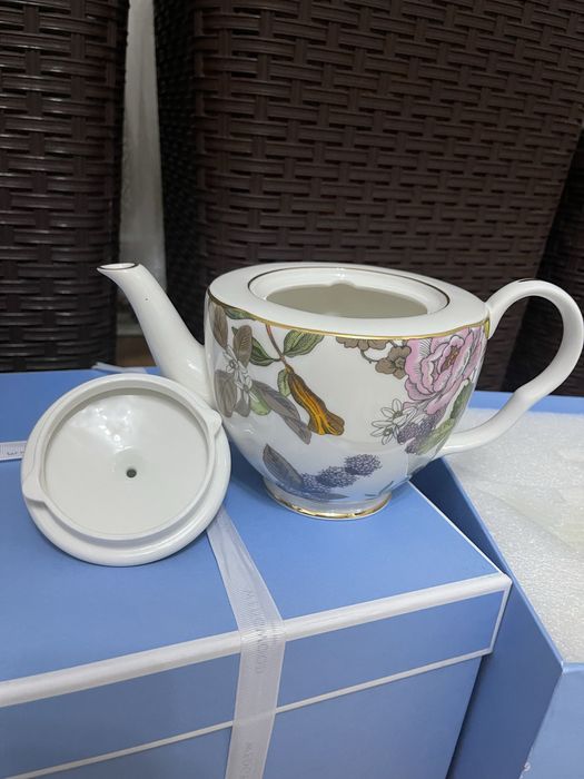 Чайник фарфоровый