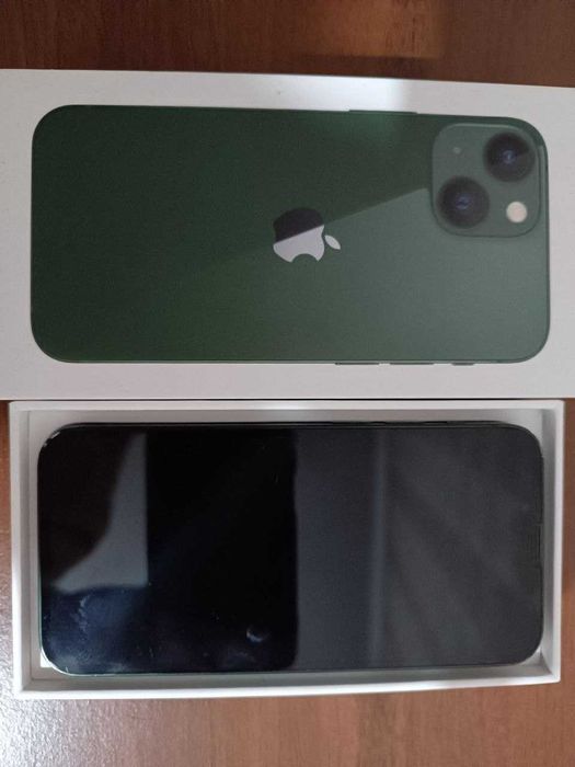 Продаю телефон IPhone