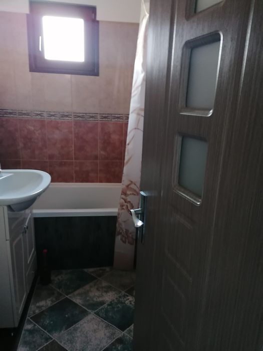 Închiriez apartament regim hotelier