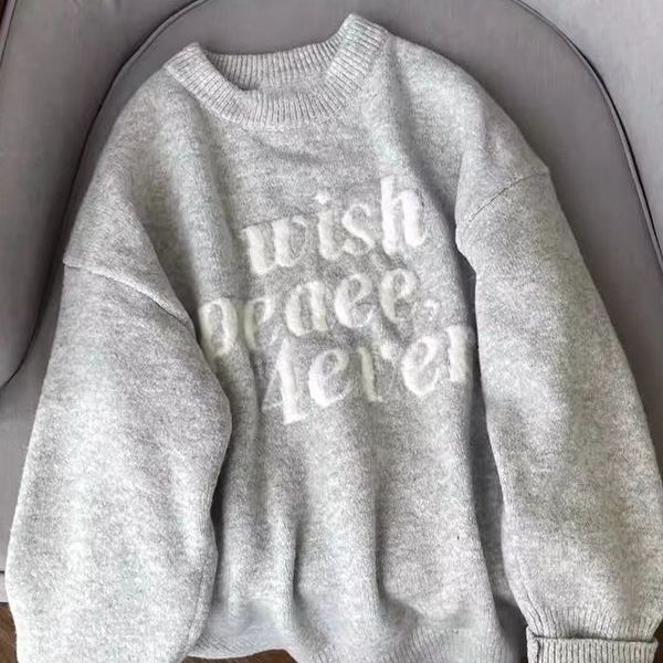 Свитер серый женский