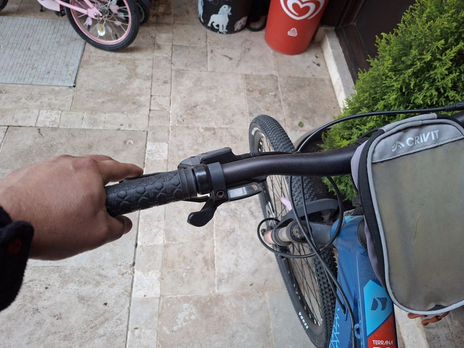 Vând bicicleta impecabila