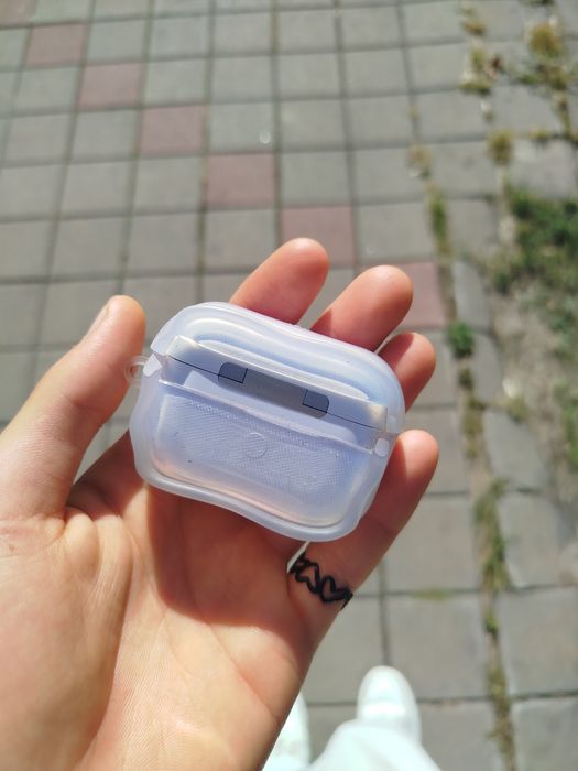 AirPods в хорошем состоянии