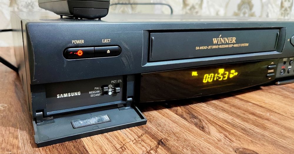 Samsung видеомагнитафон SVR-70D