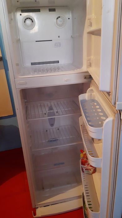 Холодильник даухкамерный