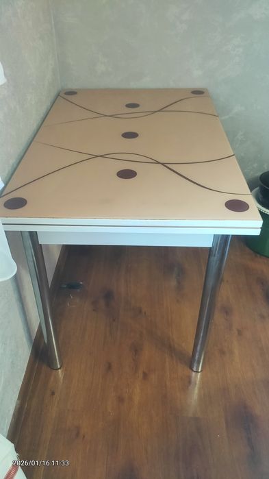 Продам стол и стулья