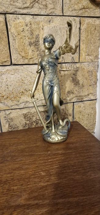Статуетка "Темида"