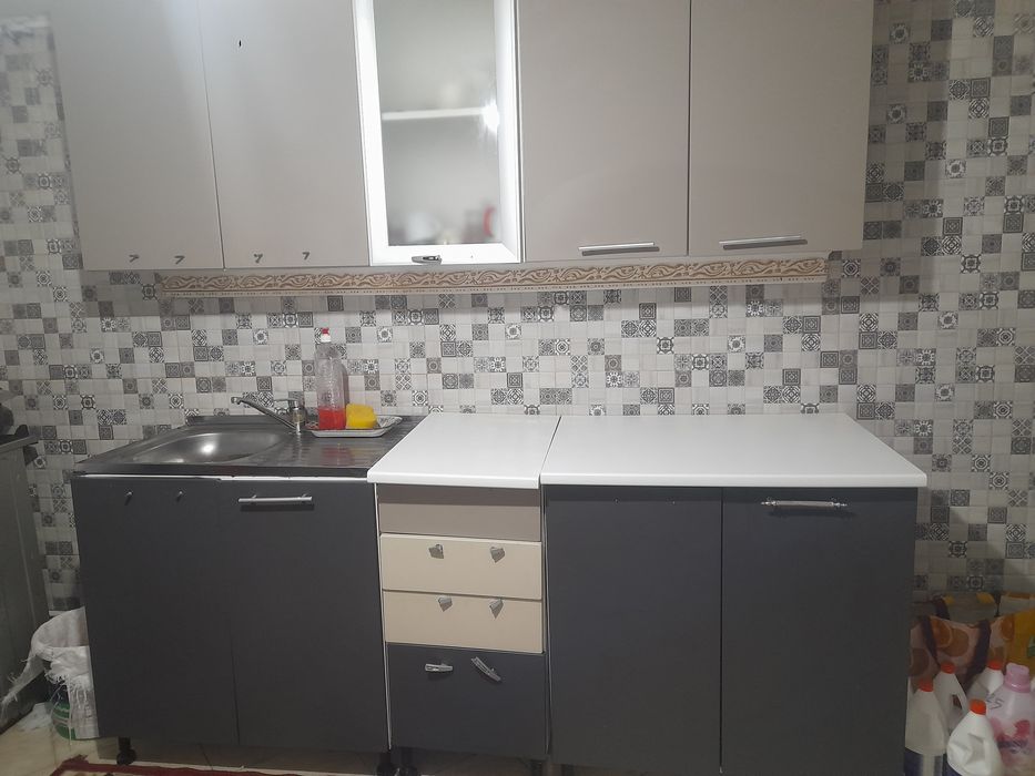 Mobila de bucatarie im stare buna