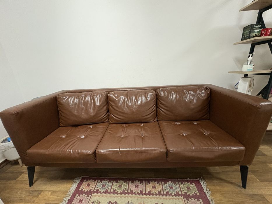 Большой диван в офис