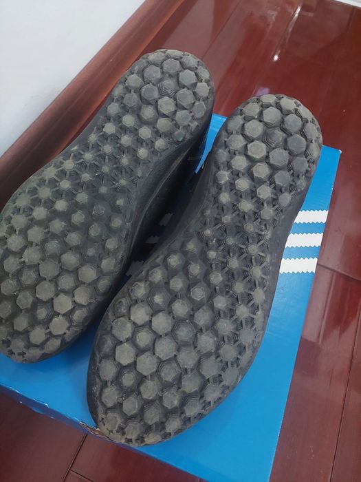 Vând adidași  marca Kipsta