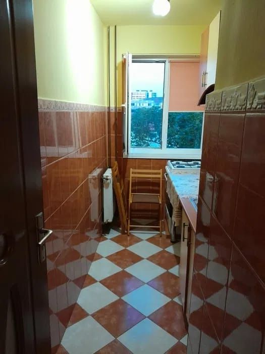 Proprietar inchiriez apartament 2 camere zona Spital Judetean — fotografia 3