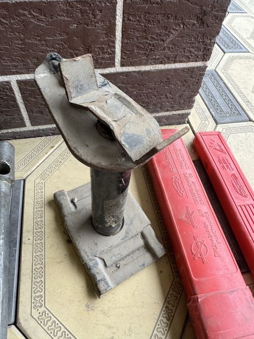 Домкрат на газель и балоный ключ б/у