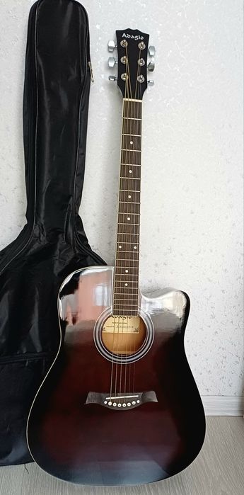 Продам гитару новая