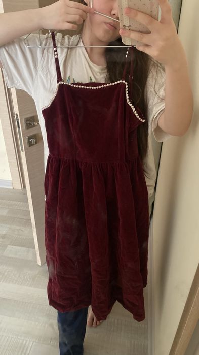 Продам платья новые