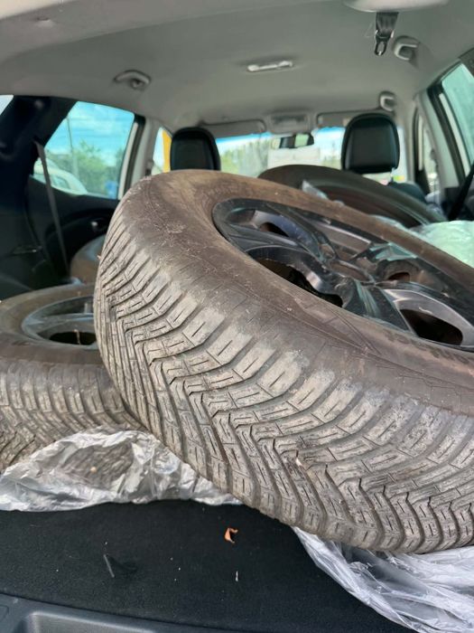 Jante originale Hyundai pe 16"
