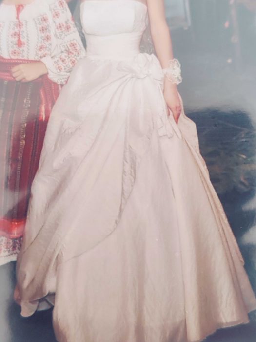 Rochie mireasa mărimea S fara mâneci și fără bretele