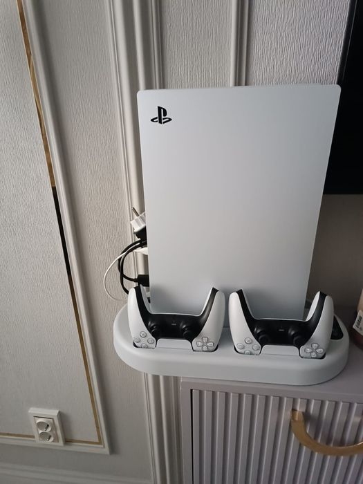 Продам PS5 в идеальном состоянии