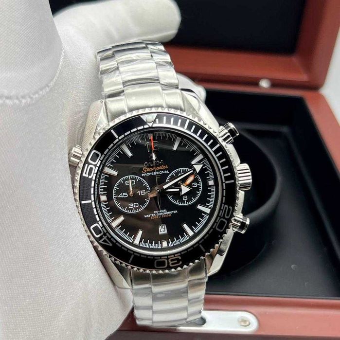 Кварцов мъжки часовник OMEGA Seamaster Planet Ocean 600M