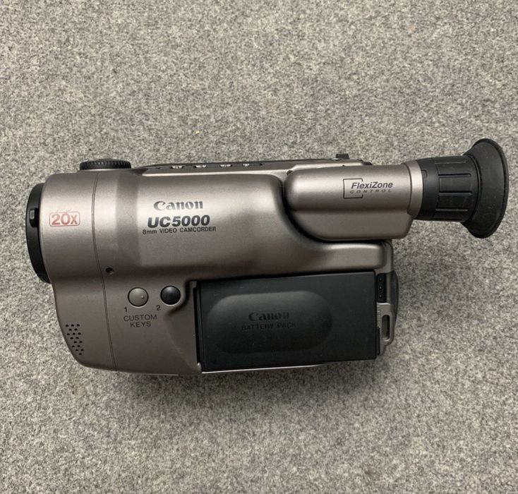 Продам видеокамеру " CANON" JAPON