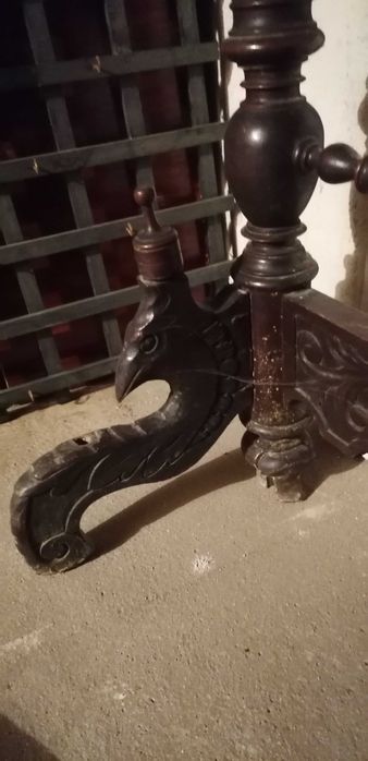 Продавам старинно писалище