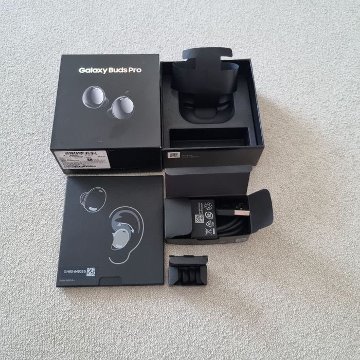 Samsung Galaxy Buds Pro / Коробка, полный комплект