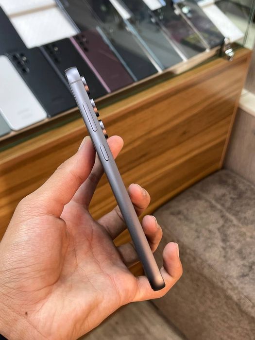 Samsung galaxy s23 Fe 8/128gb holati ideal