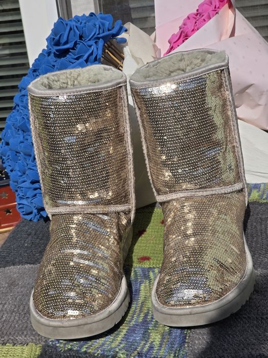 UGG оригинални ботуши с пайети N42