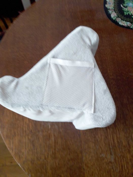 Мека стойка за таблет, телефон, книга или списание