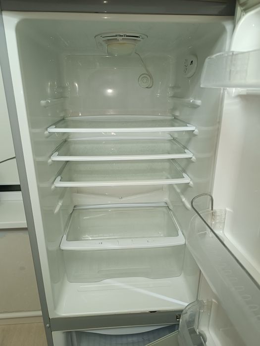 Продам Холодильник Samsung