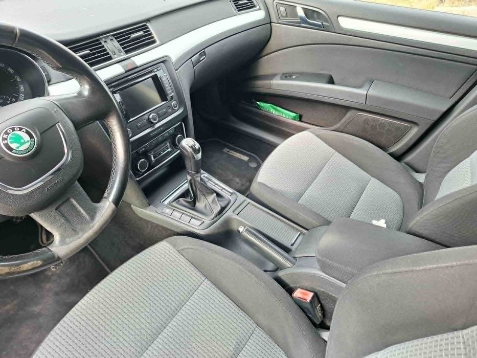 vând skoda superb 2