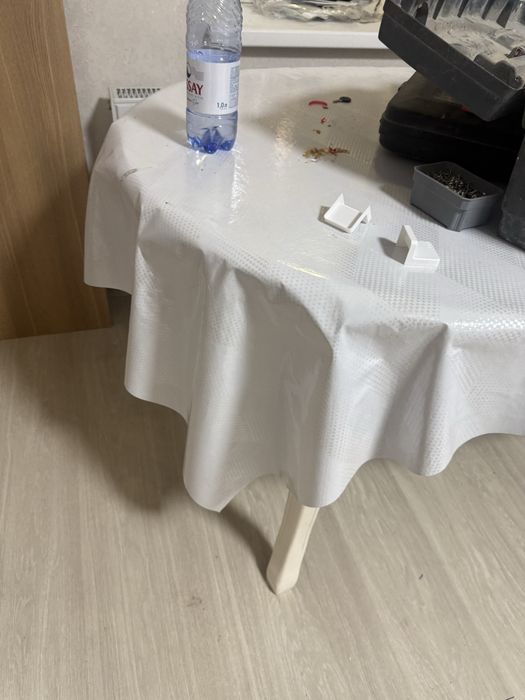 Стол со стульями