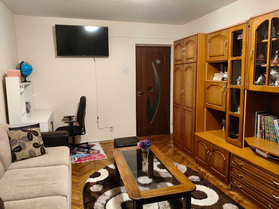 Vând sau închiriez apartament 2 camere mobilat și utilat zonă centrală