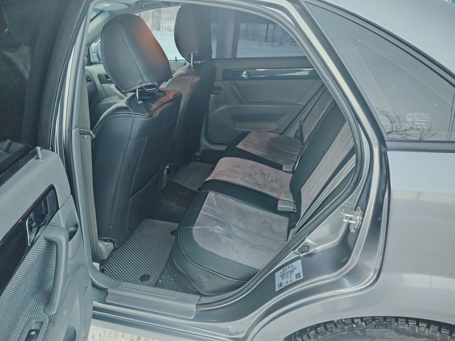 Чехол на автомобиле