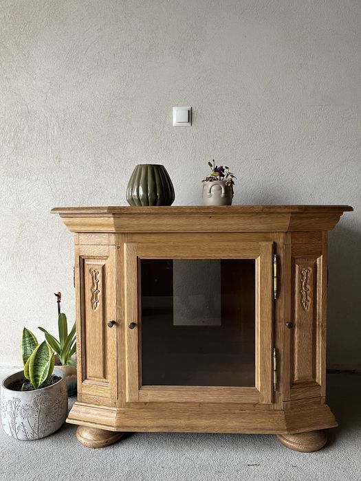 ТВ скрин масив с въртящ плот