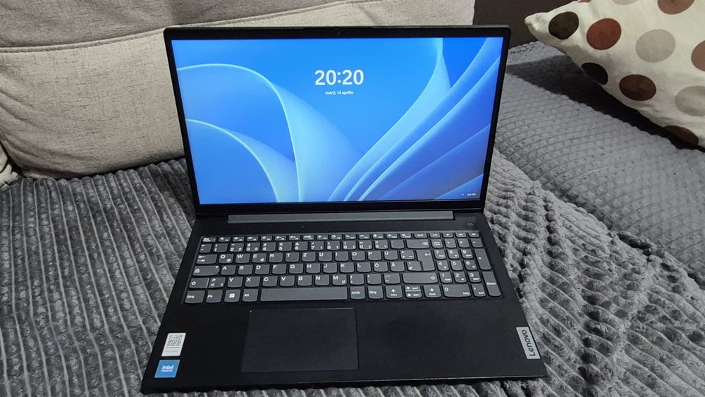 Laptop Lenovo V15 G2 IJL