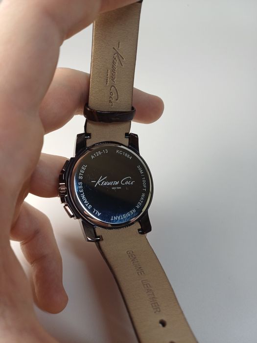 Часы фирмы Kenneth Cole