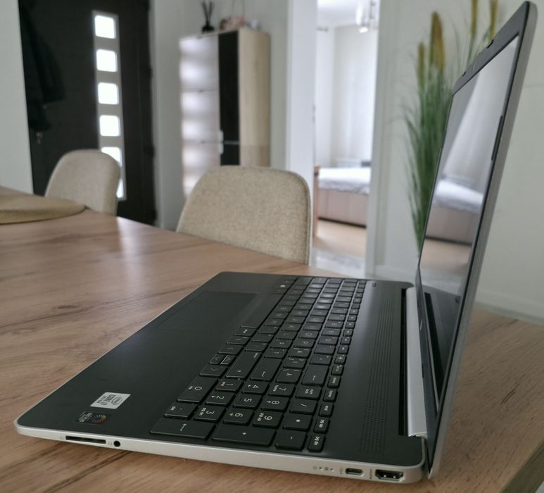 HP 15s | i7-1065G7 | 16GB RAM | SSD 512GB | Stare Impecabila