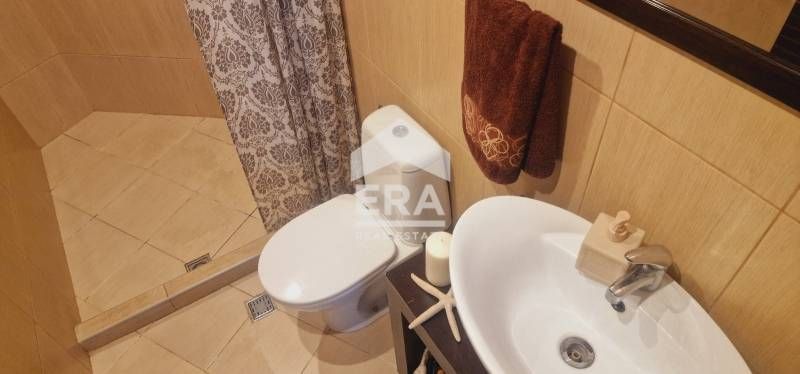 Ексклузивна триетажна обзаведена къща за продажба, район "Аспарухово",