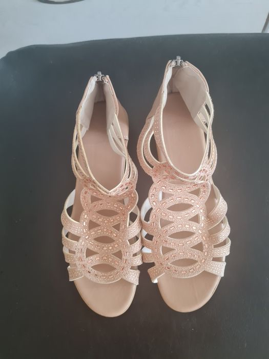 Дамски летни сандали