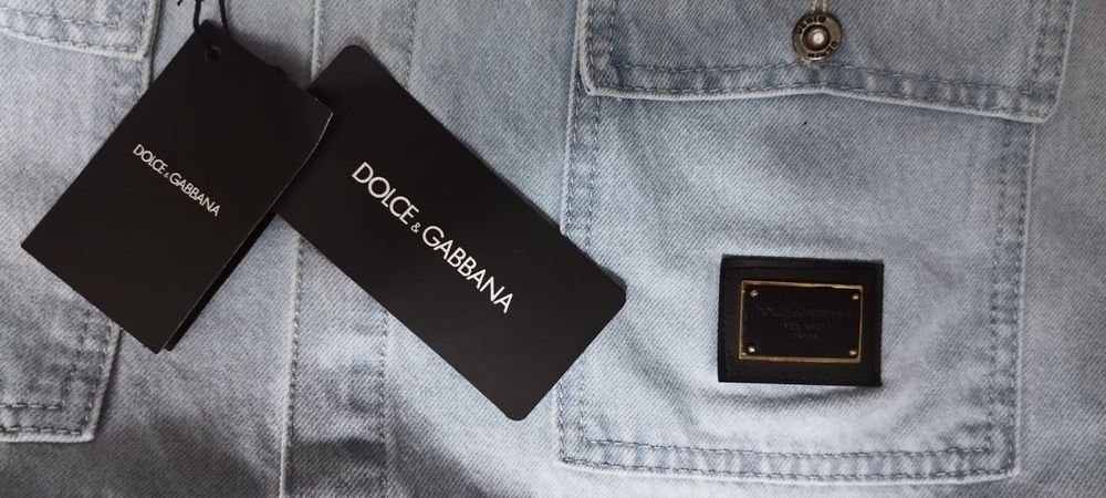 Vând jacheta jeans tip camasa