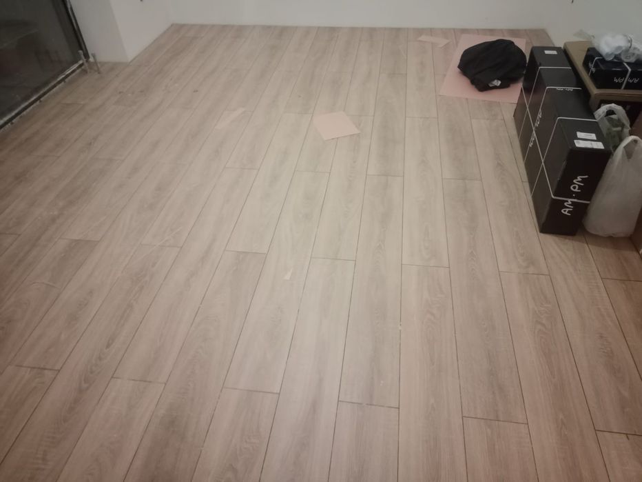 Ламинат, линолеум, паркет, плинтуса