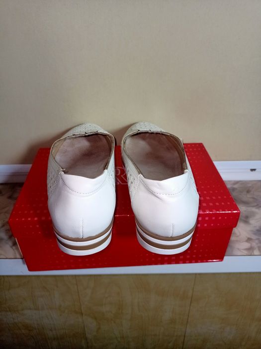 Продам обувь недорого