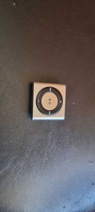 iPod Shuffle Apple 4th Generation Argintiu