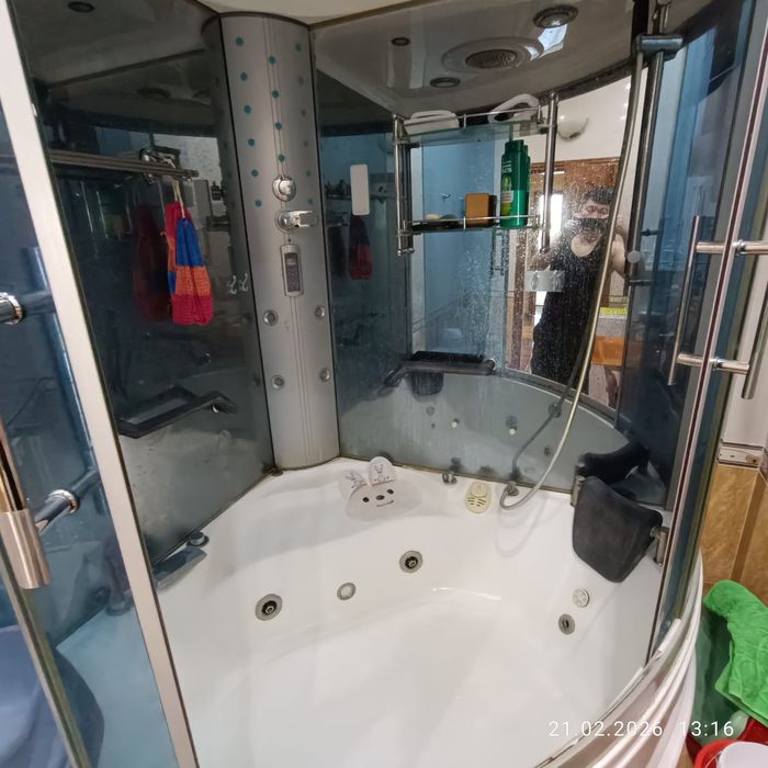 Душевая кабина джакузи