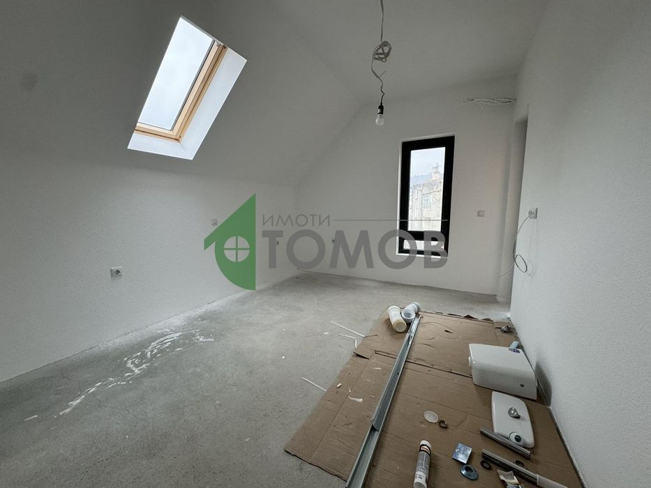 Продава се Тристаен апартамент в Шумен, 5-ти полк - 114 кв.м за 1202 €/кв.м - Снимка #1